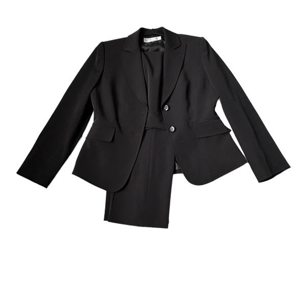 Tahari Levine pants suit. Petite size 8, Danielle style pants and blazer - Picture 1 of 13
